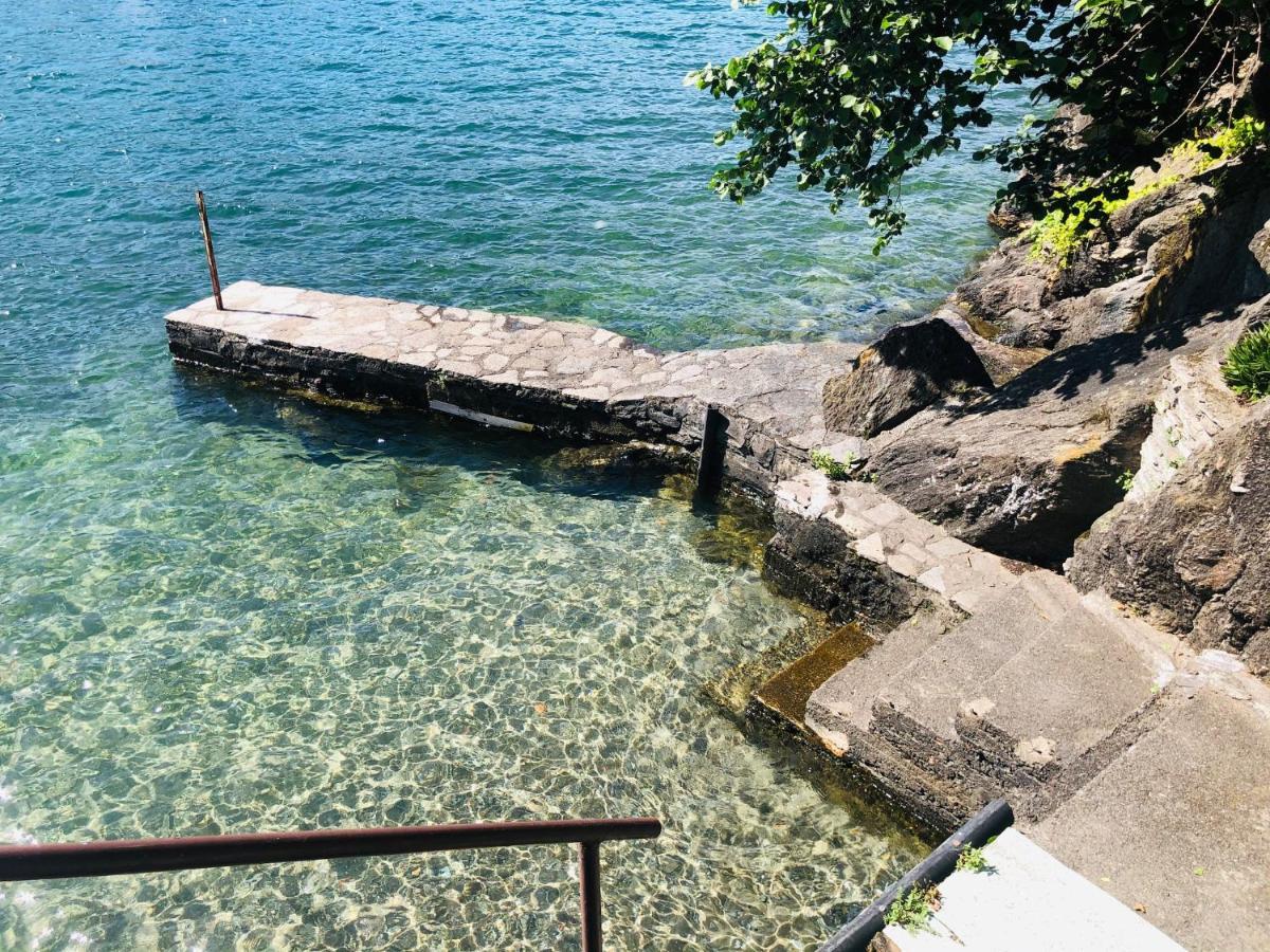 Lilli - Casa Sul Lago Дервио Экстерьер фото
