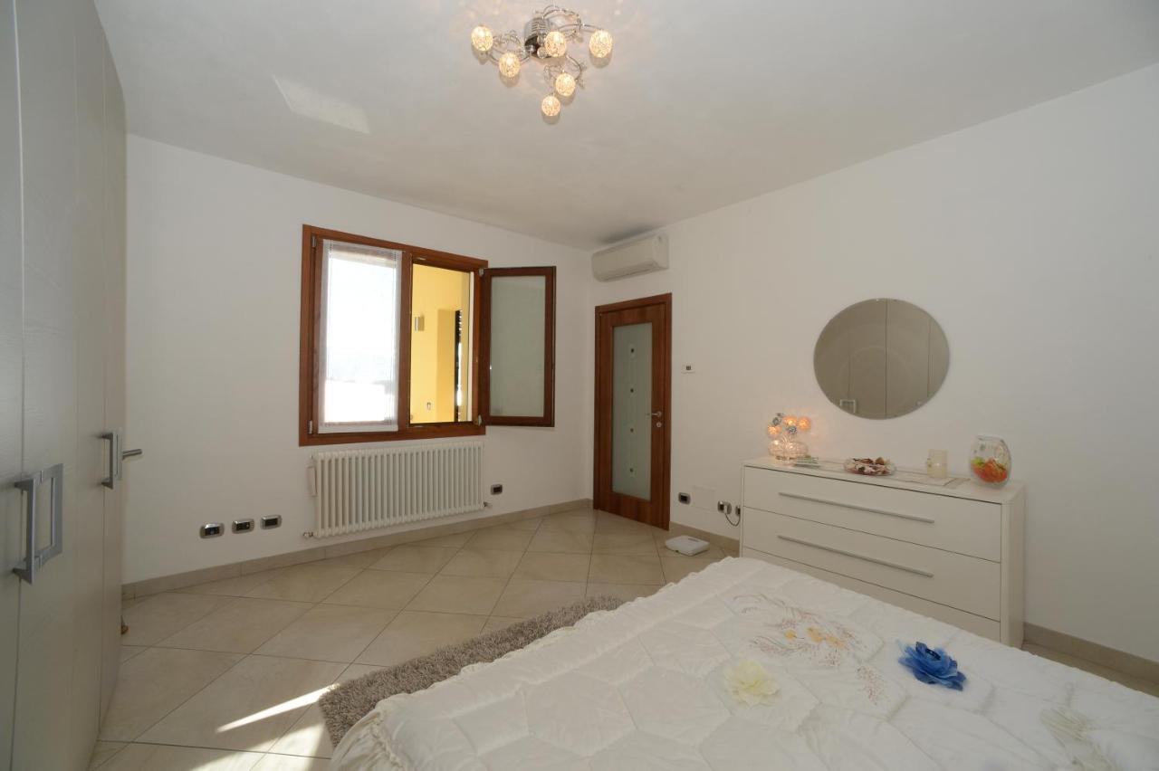 Lilli - Casa Sul Lago Дервио Экстерьер фото